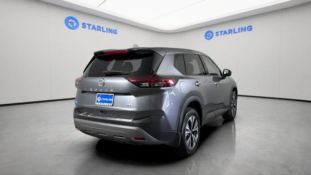 Used 2021 Gray Nissan SV FWD image 8