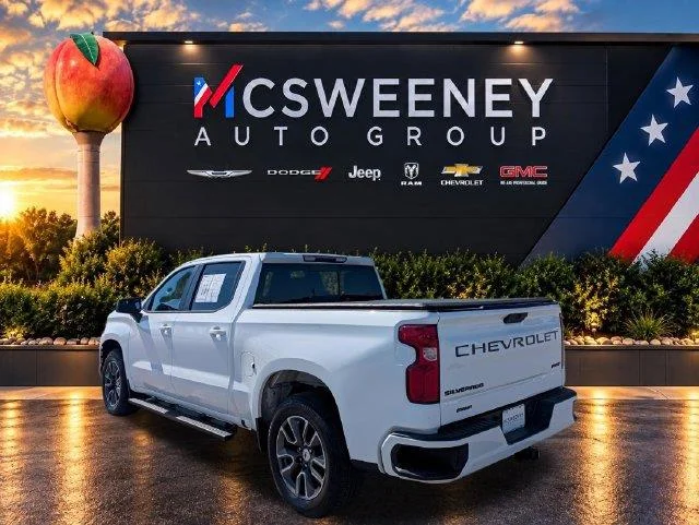 Used 2021 SUMMIT WHITE Chevrolet RST image 3