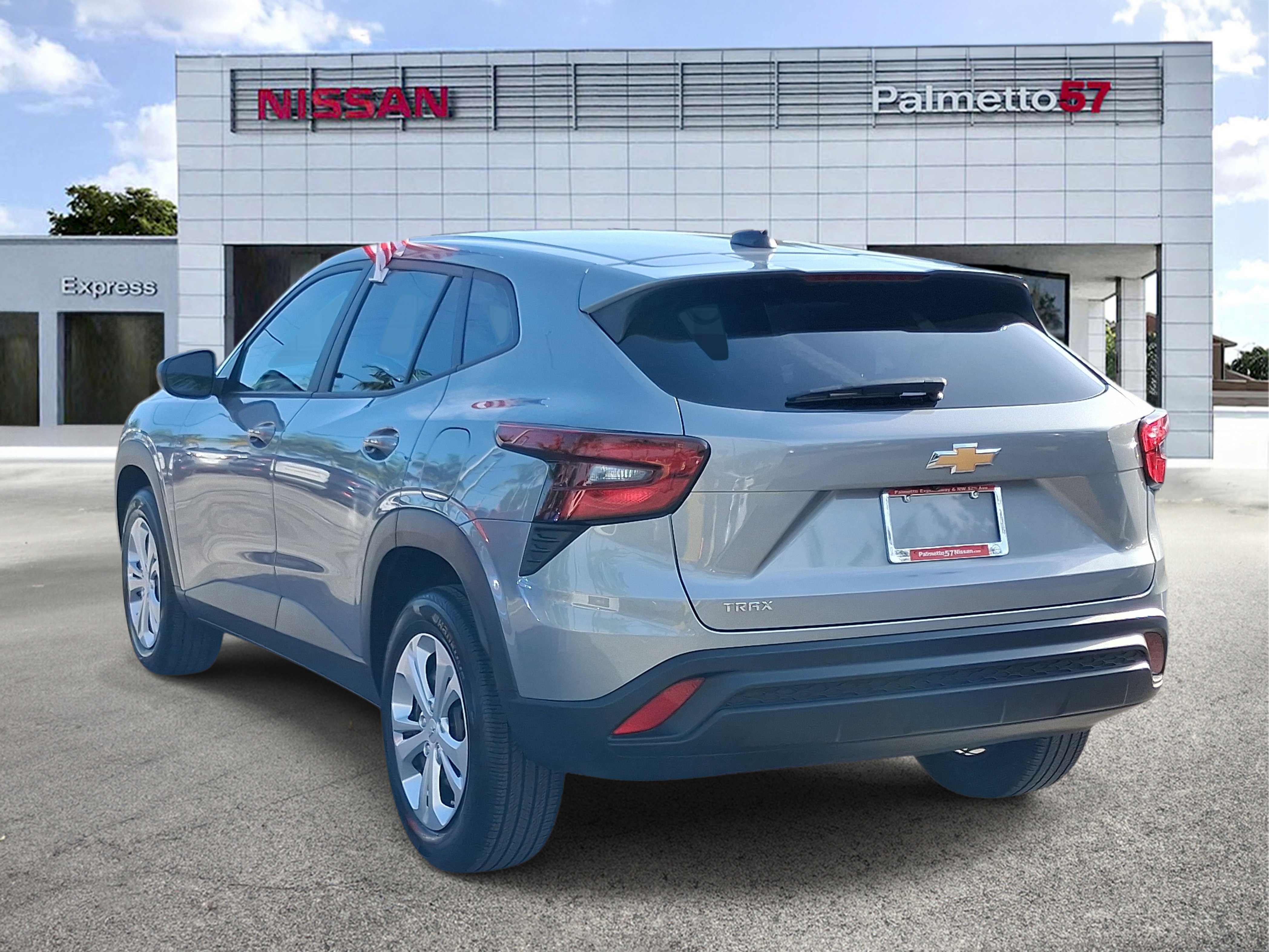 Used 2025 Gray Chevrolet LS image 4