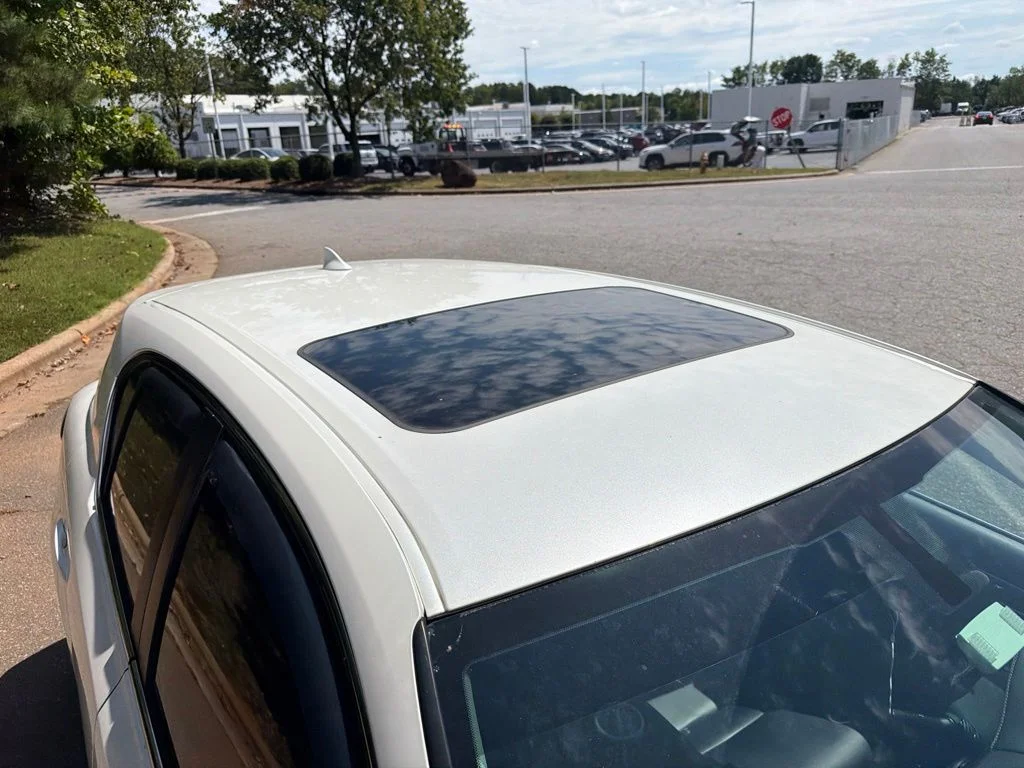 Used 2015  Lexus 200h image 7