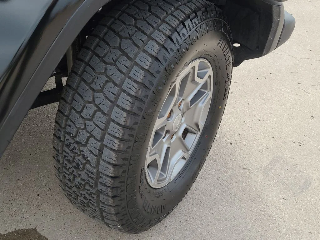Used 2024 White Jeep Sport S image 7