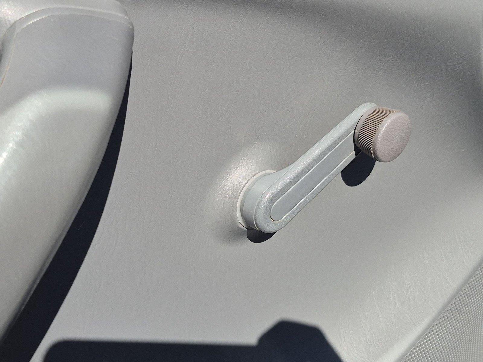 Used 2011  TOYOTA REGCAB image 15