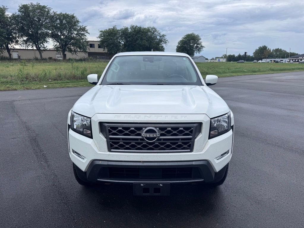 Used 2023 Glacier White Nissan SV image 2