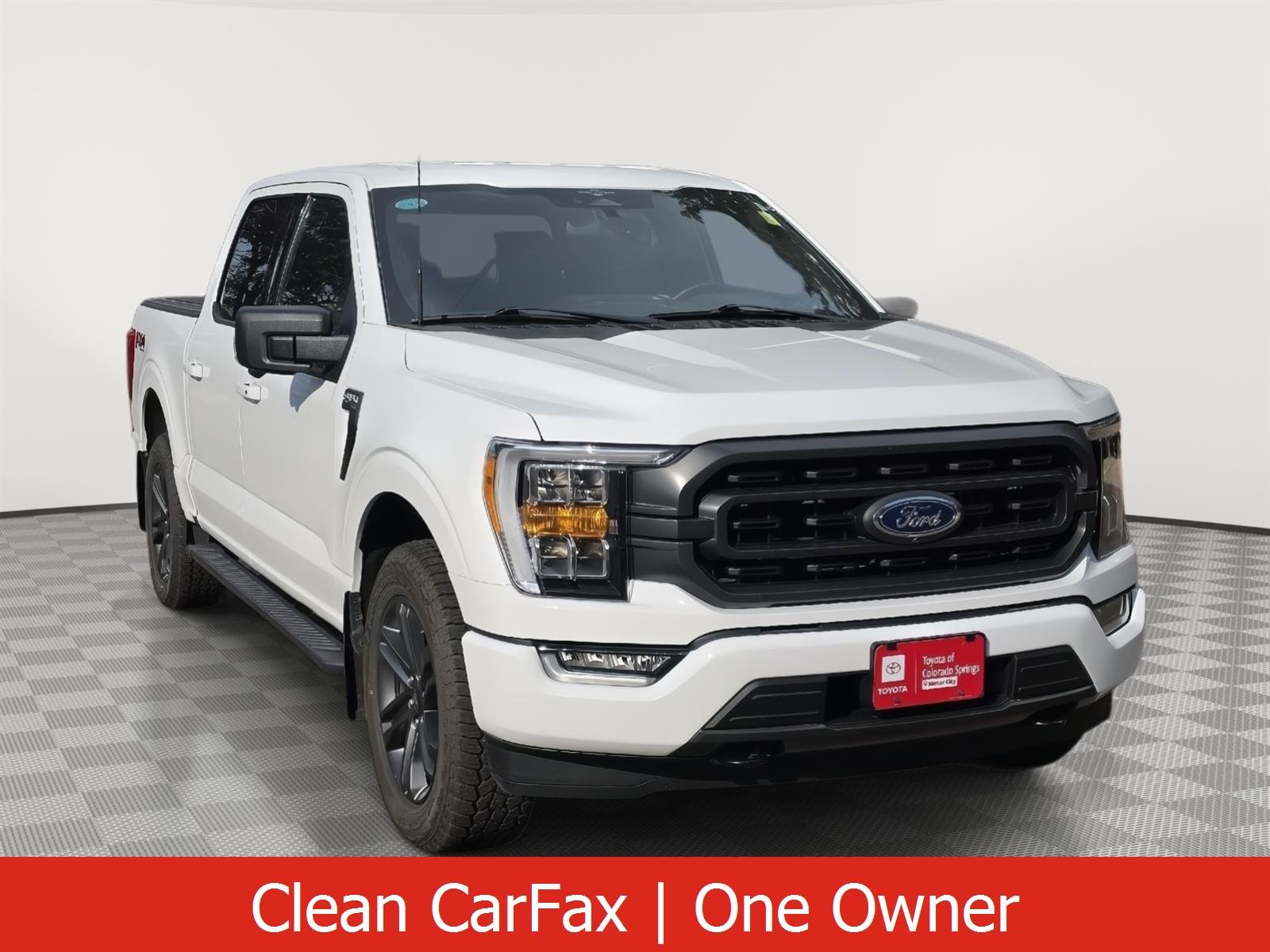 Used 2023 Oxford White Ford XLT image 1