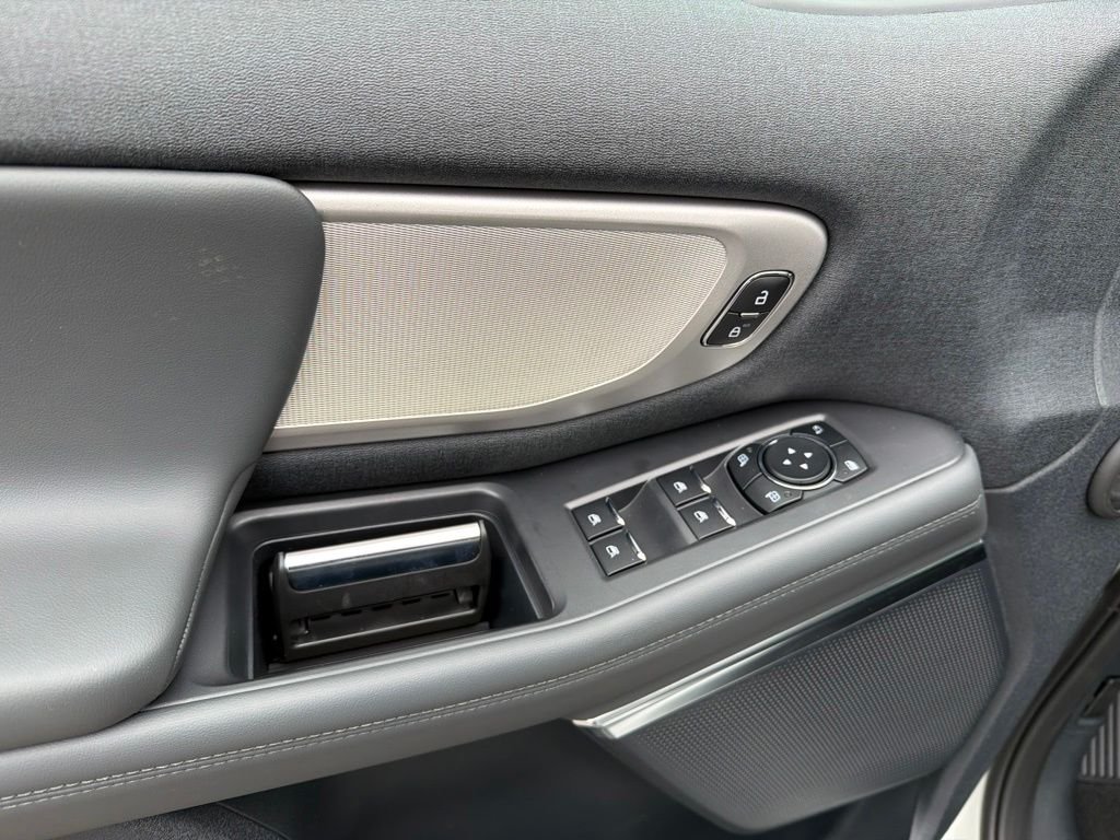New 2026 Star White Metallic Tri-Coat Ford MAX Active image 29