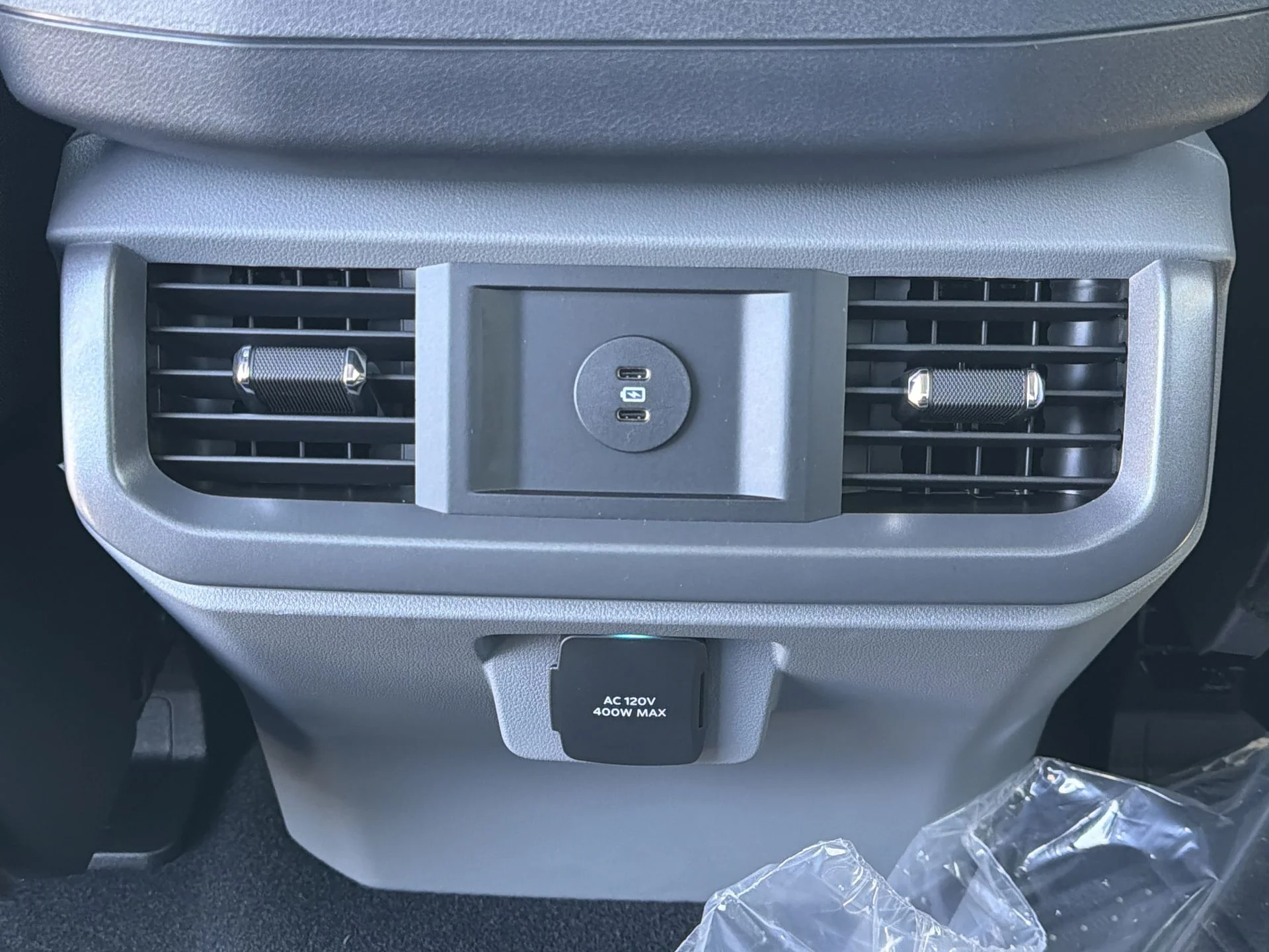 New 2026 Oxford White Ford XLT image 29