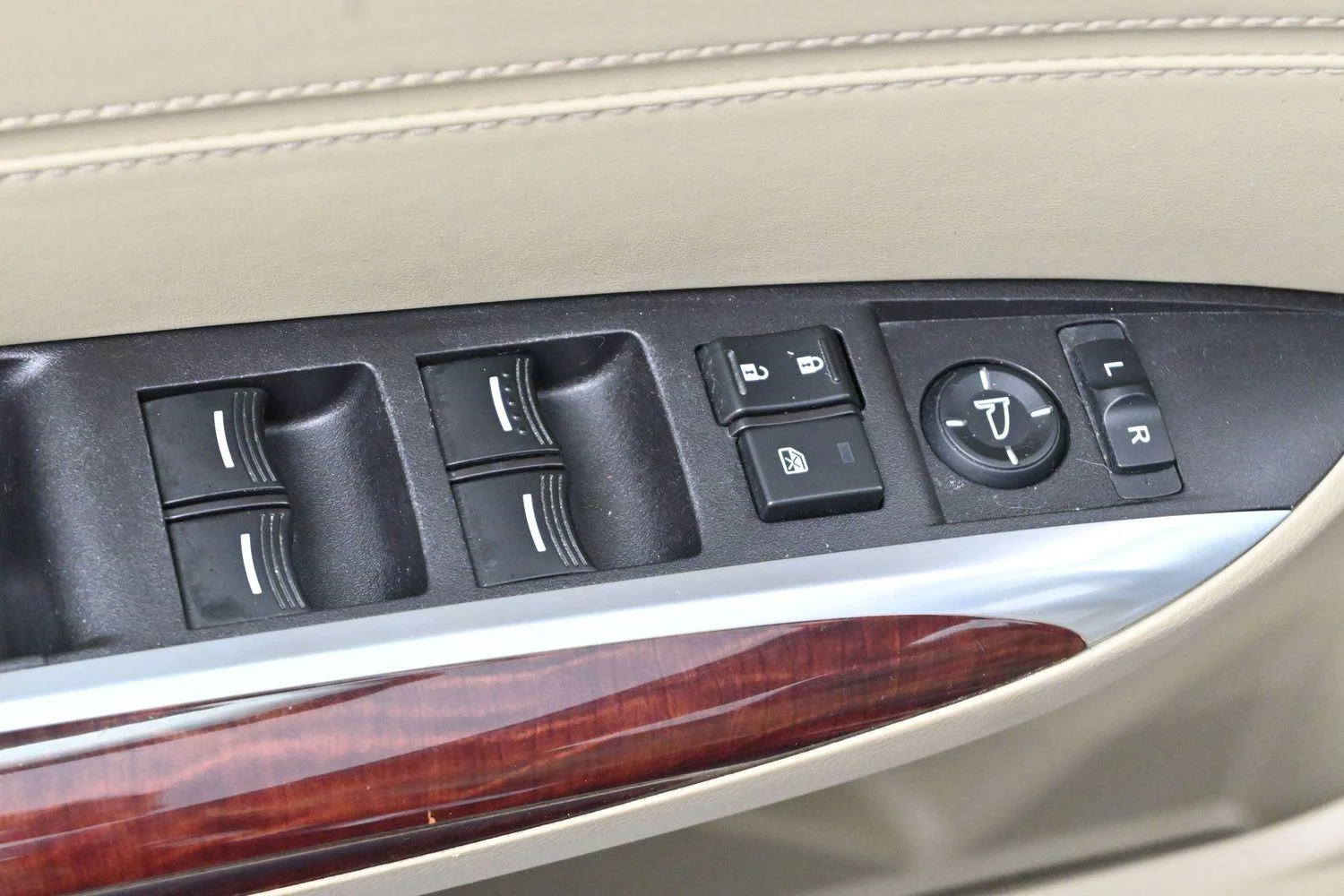 Used 2015 Basque Red Pearl II Acura Base image 12