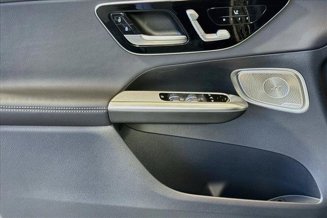 New 2027 Obsidian Black Metallic Mercedes-Benz GLC 300 image 46
