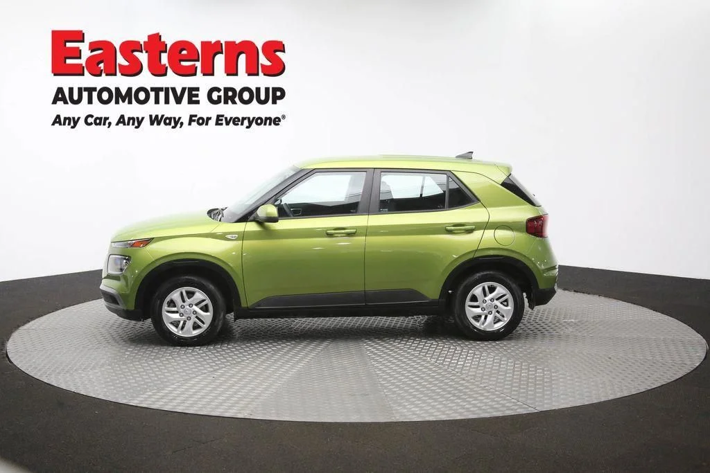 Used 2022 Green Hyundai SE image 61
