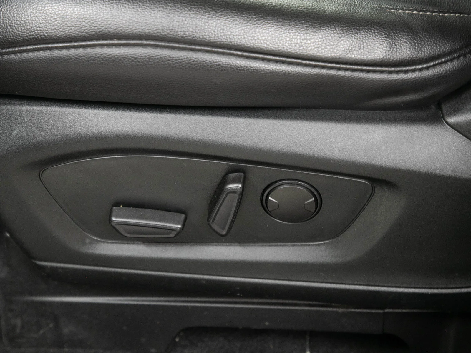 Used 2020 Black Metallic Ford XLT image 25