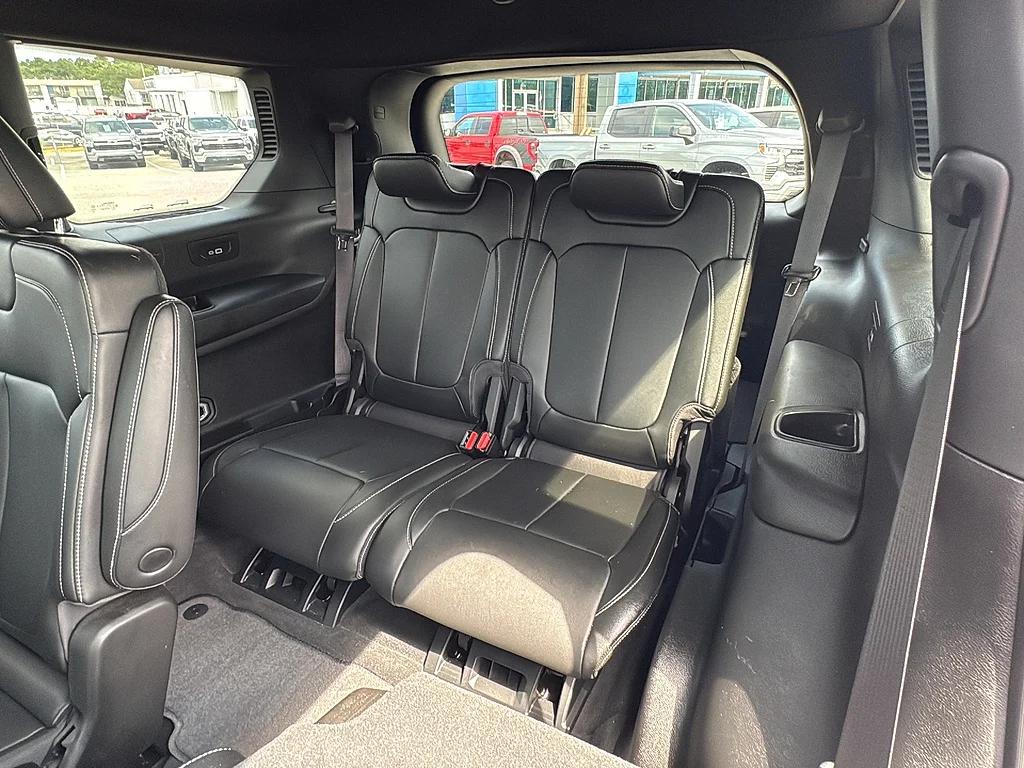 Used 2024 Velvet Red Pearl Coat Jeep  image 20