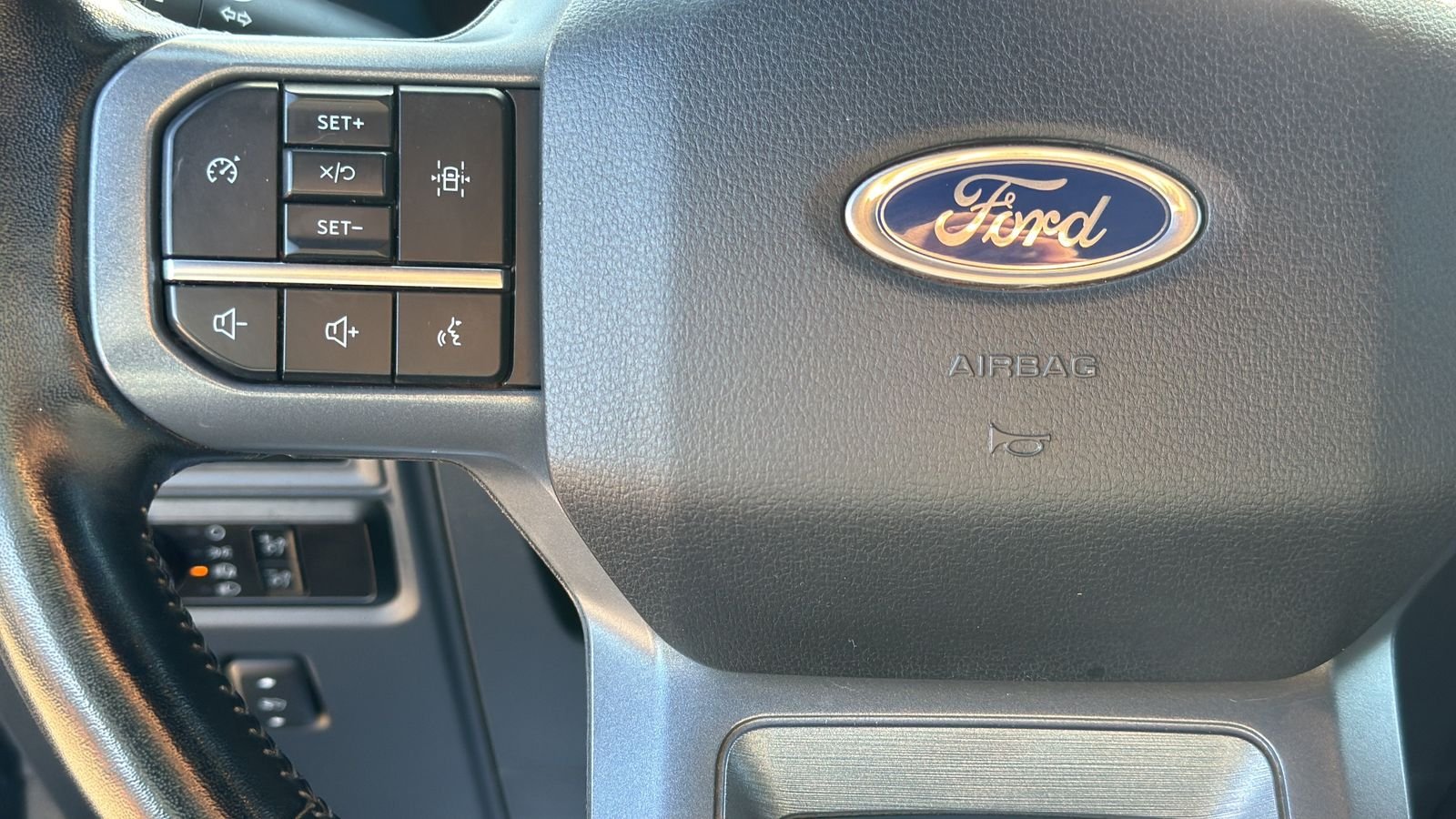 Used 2022 Black Ford Lariat image 44