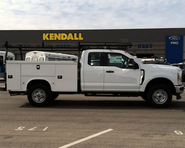 New 2026 Oxford White Ford XL image 7