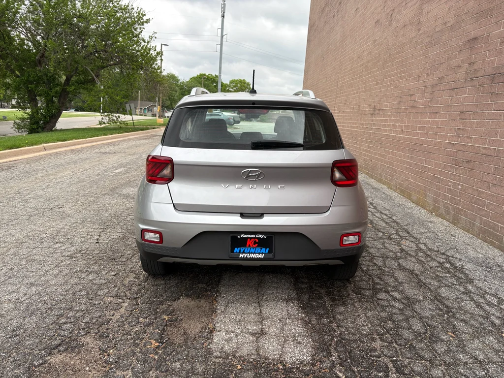 Used 2025 Shimmering Silver Hyundai SEL image 5