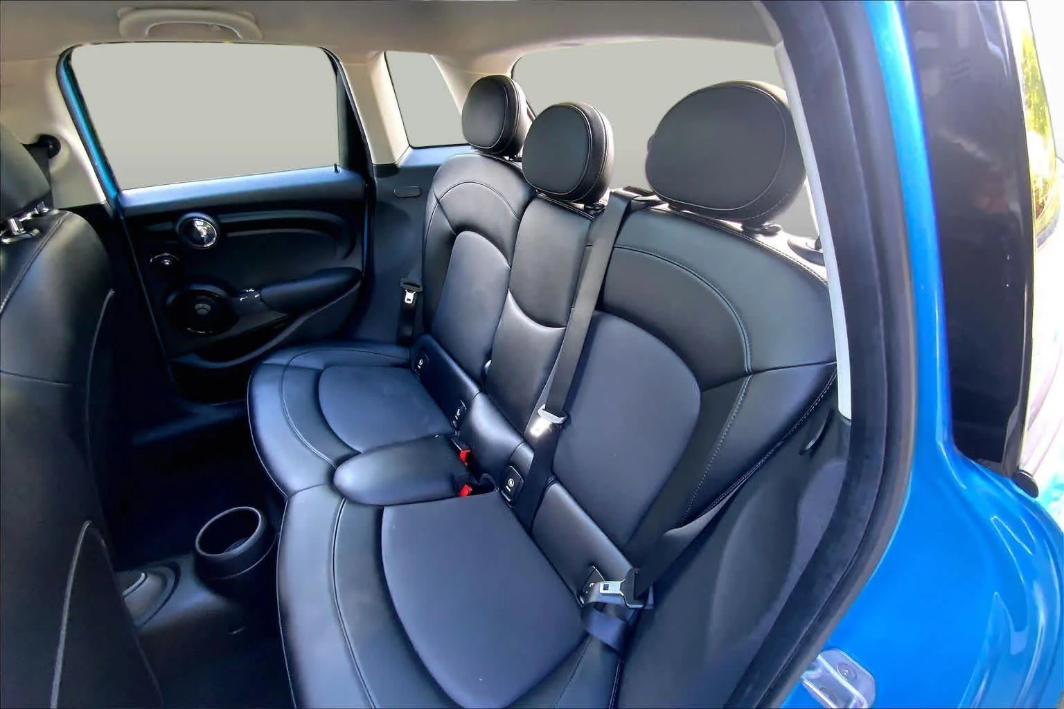 Used 2017 Electric Blue Metallic MINI Cooper image 20