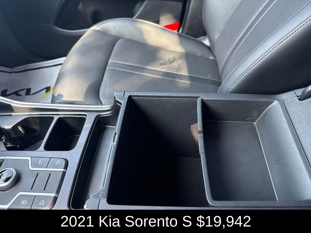 Used 2021 Ebony Black Kia S image 31