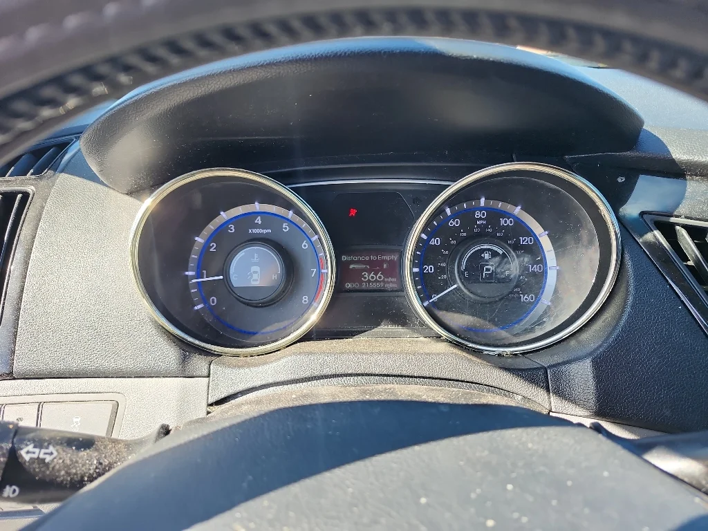 Used 2013 Radiant Silver Metallic Hyundai Limited PZEV image 18