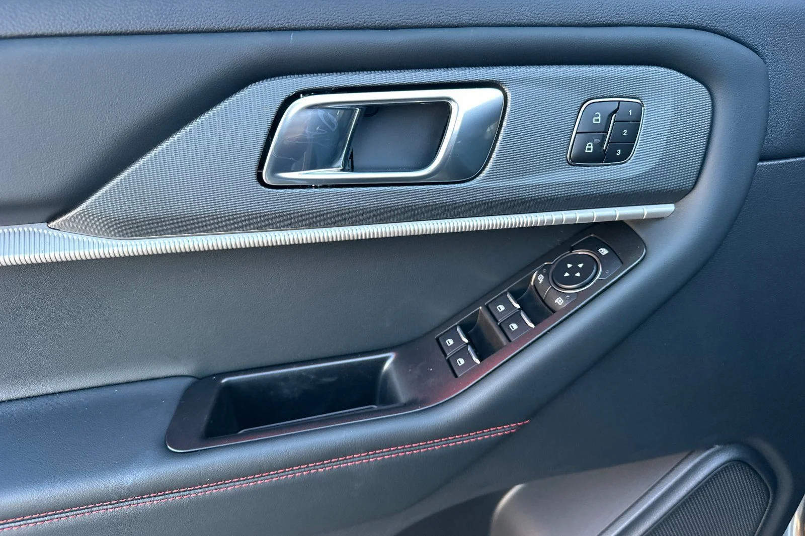 New 2026 Carbonized Gray Metallic Ford ST-Line image 8