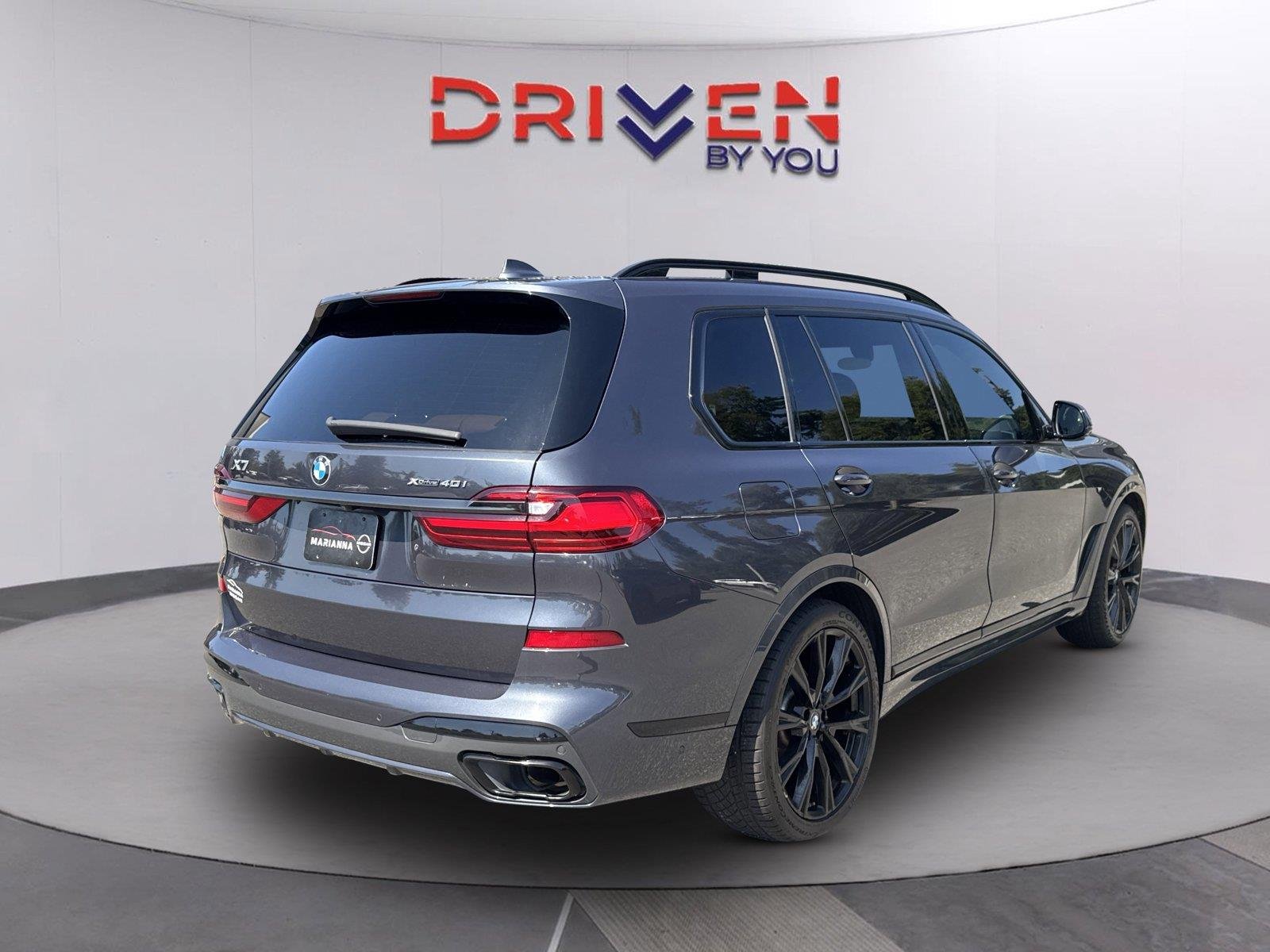 Used 2022 Arctic Grey Metallic BMW xDrive40i image 3