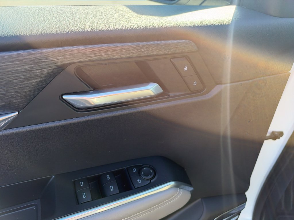 Used 2026 White GMC Elevation image 11