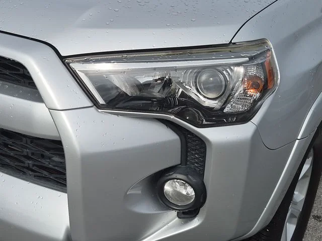 Used 2017 Silver Toyota SR5 image 9