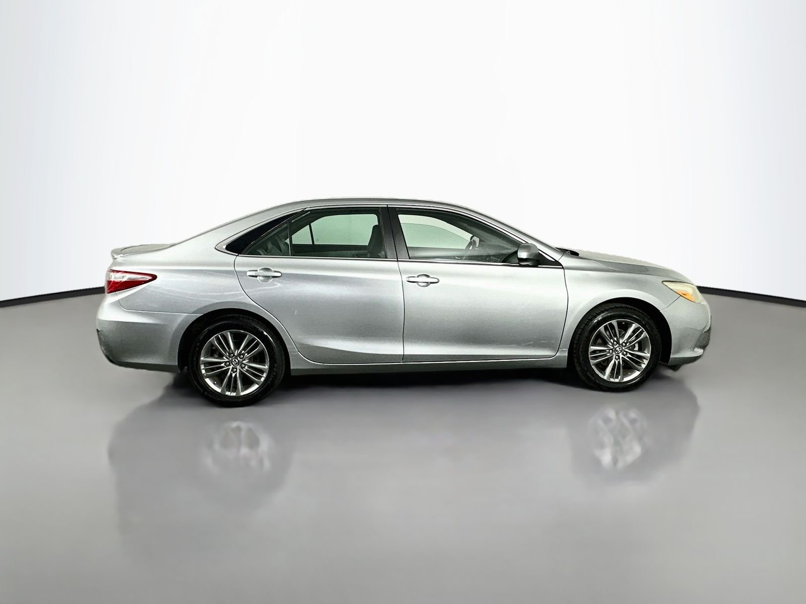 Used 2016 Celestial Silver Metallic Toyota SE image 8