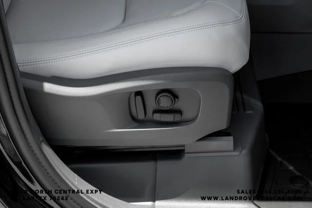 New 2026 Santorini Black Land Rover S image 40
