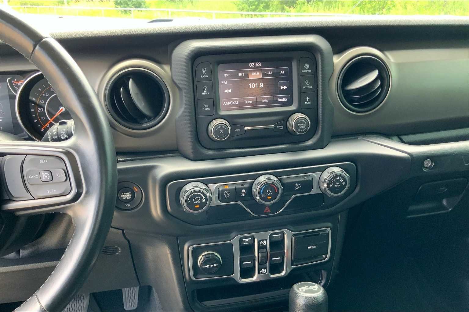 Used 2018 Billet Silver Metallic Clearcoat Jeep Sport S image 6