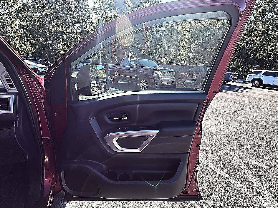 Used 2017 Cayenne Red Nissan SV image 31