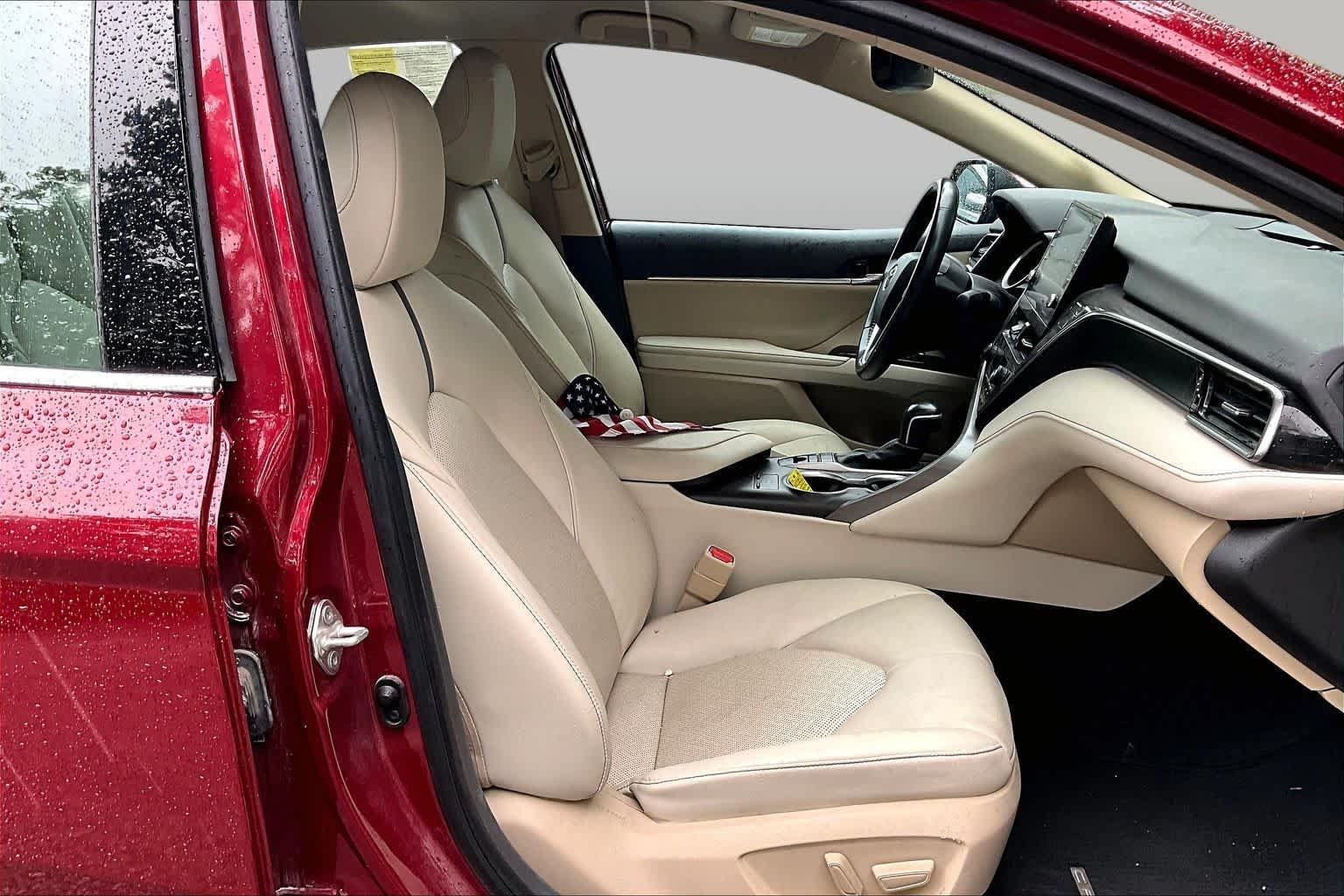 Used 2022 Ruby Flare Pearl Toyota Hybrid XLE image 9