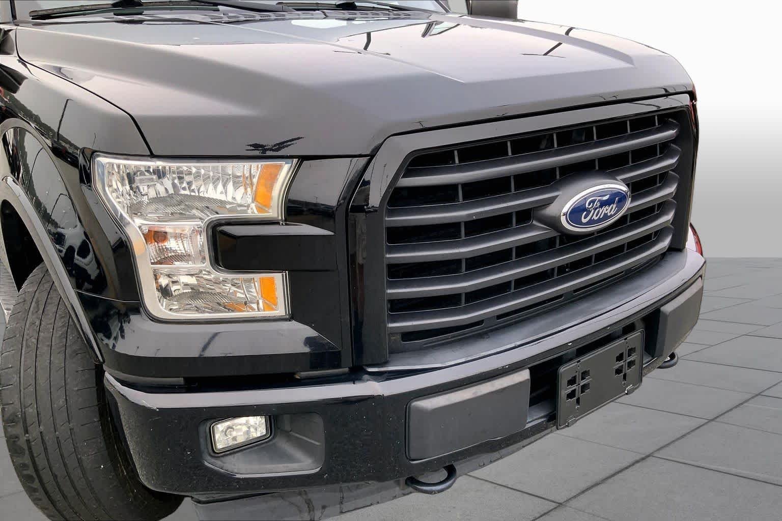 Used 2017 Shadow Black Ford XLT image 28