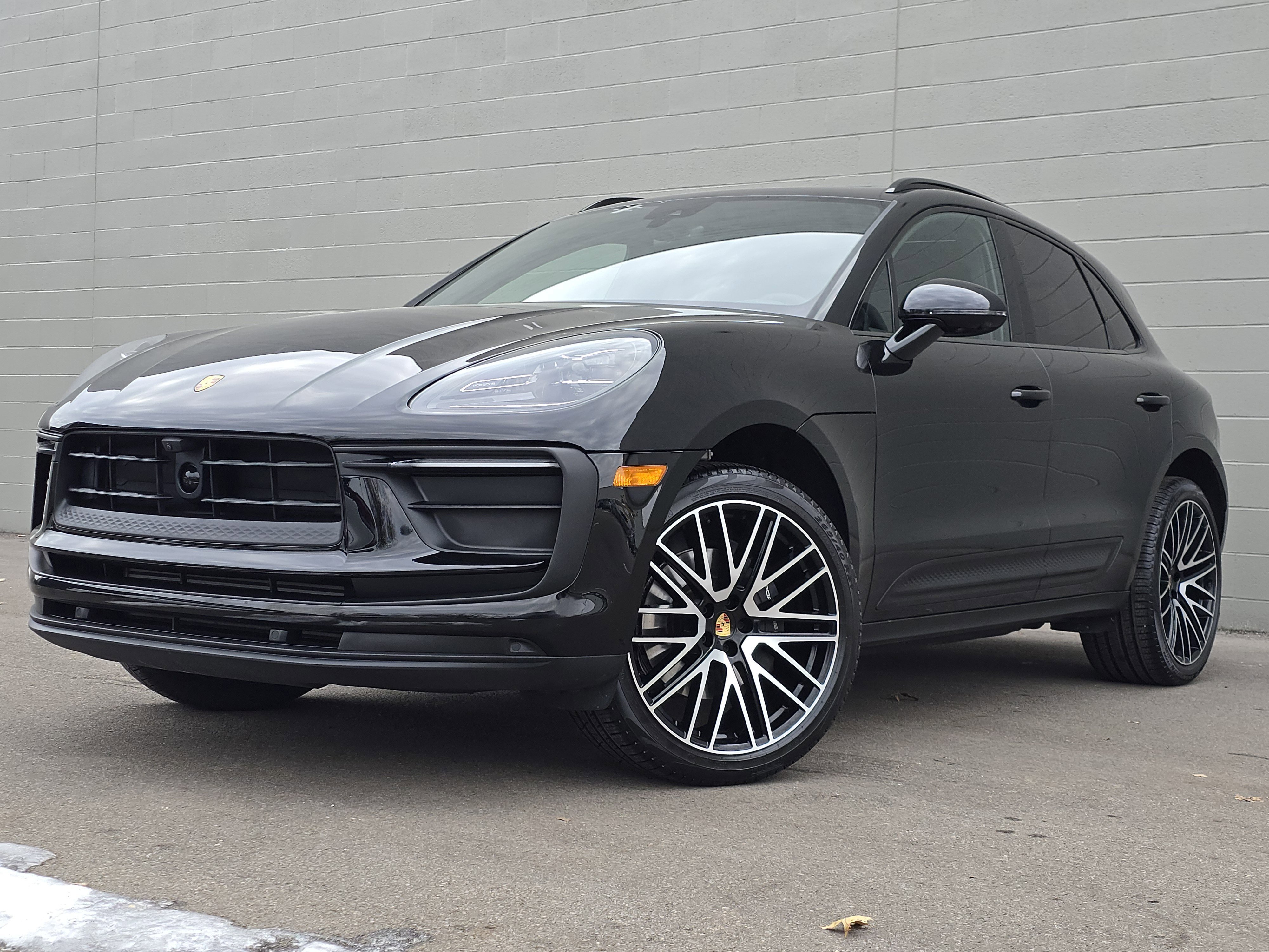 2025 Porsche Macan T
