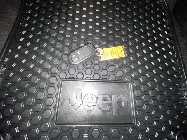 Used 2022 Gray Jeep Trailhawk image 29