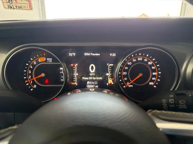 Used 2020 Silver Jeep Unlimited Sahara image 27