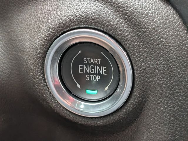Used 2020 White GMC Denali image 32