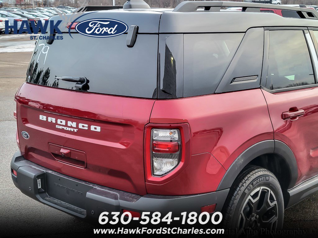 New 2025 Ruby Red Metallic Tinted Clearcoat Ford Outer Banks® image 6