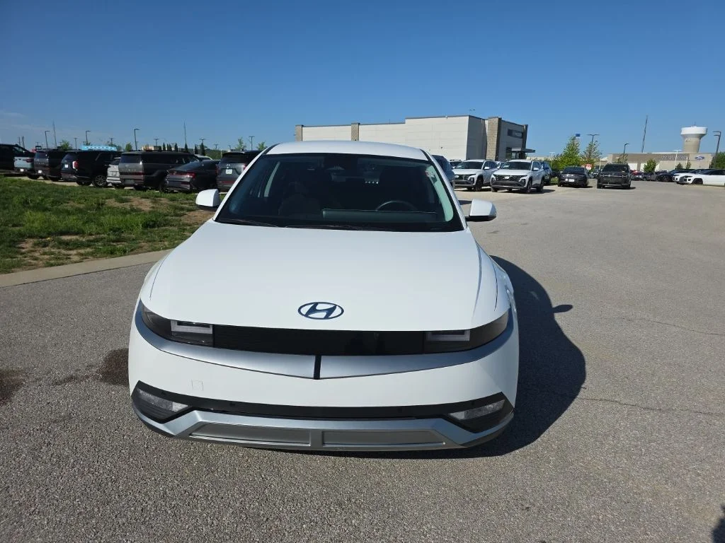 Used 2024 Hyundai IONIQ 5 SEL with VIN KM8KN4DE0RU240903 for sale in Kansas City, KS