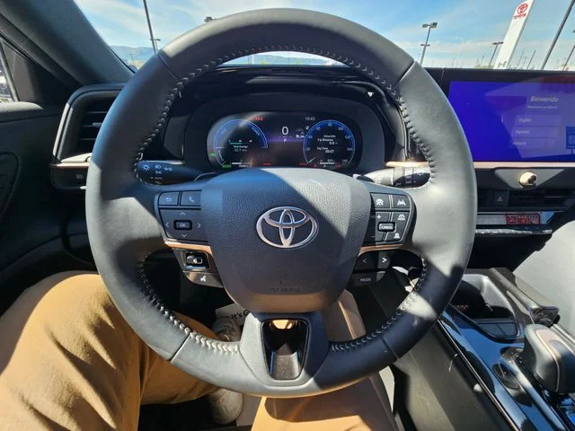 Used 2025 Cloud Toyota XLE image 11
