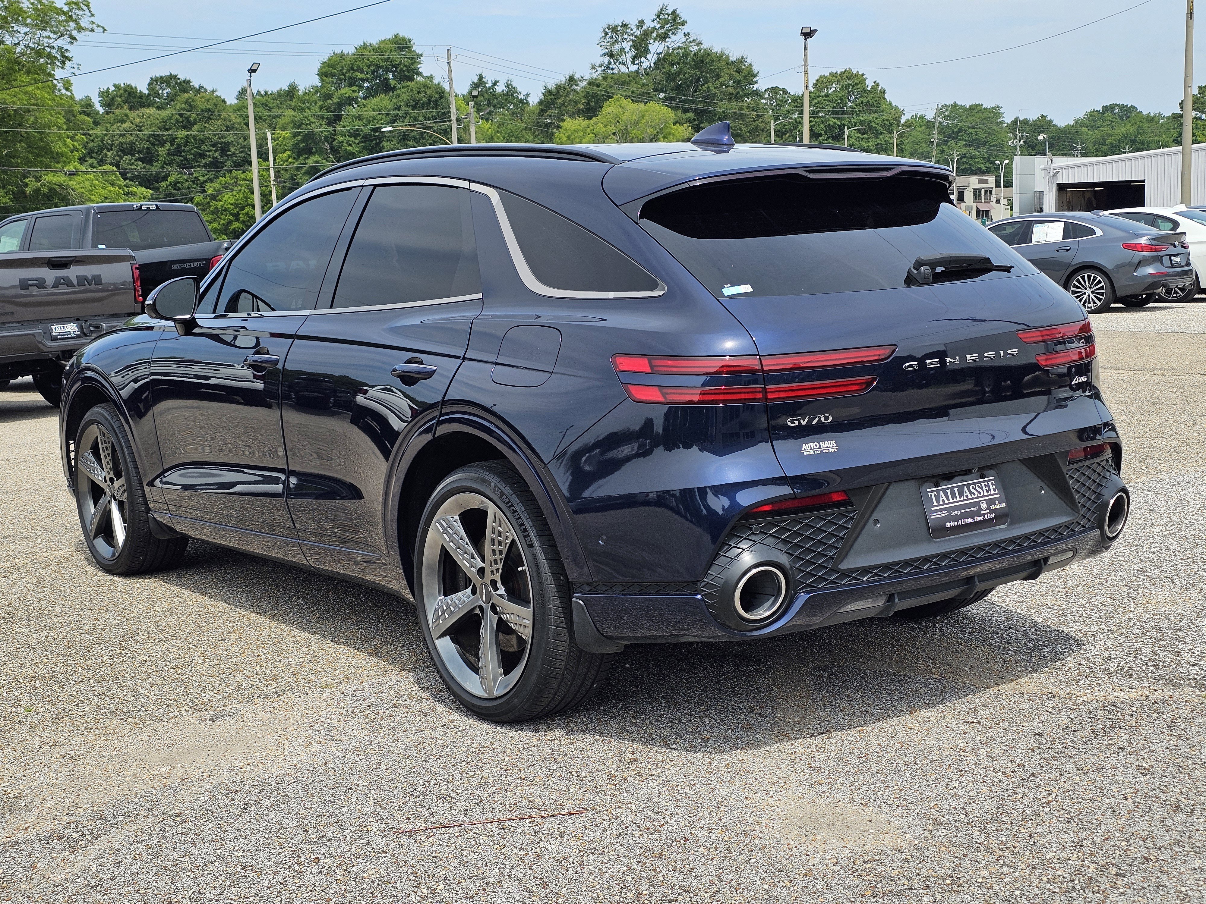 2023 GENESIS GV70 Standard - Photo 12