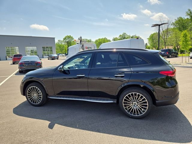 New 2026 Black Mercedes-Benz GLC300 image 6