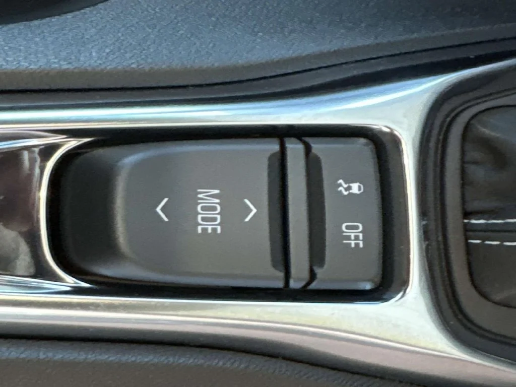 Used 2022 WILD CHERRY TINTCOAT Chevrolet 1SS image 20