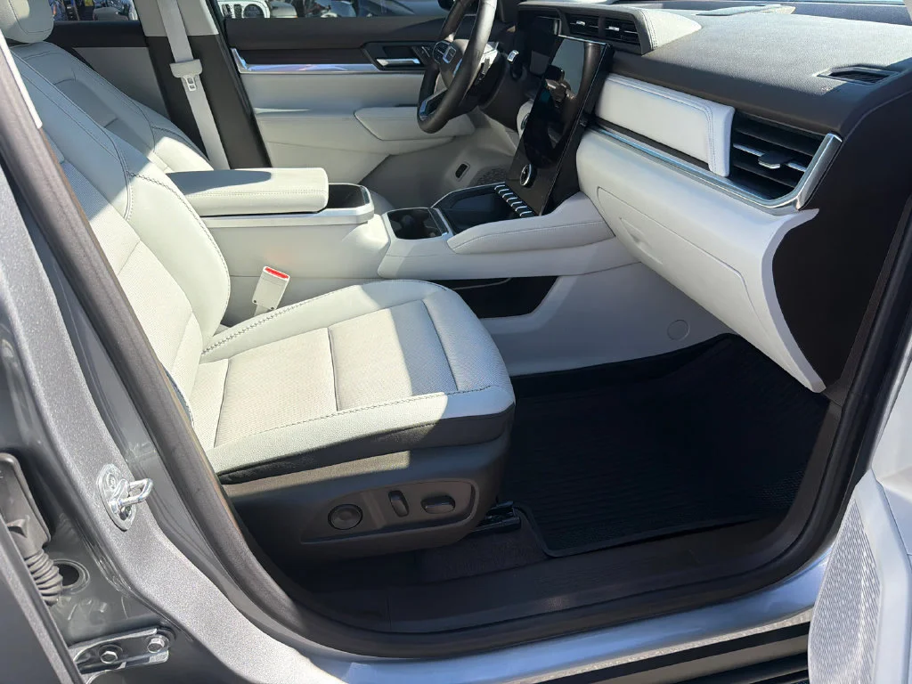 Used 2026 Silver GMC Denali image 13