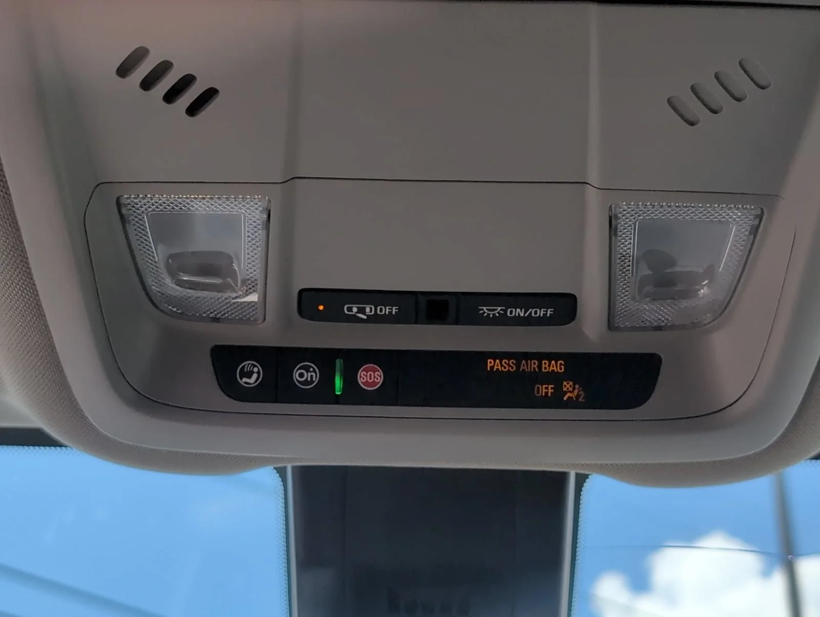 Used 2024 Sterling Metallic GMC SLE image 17