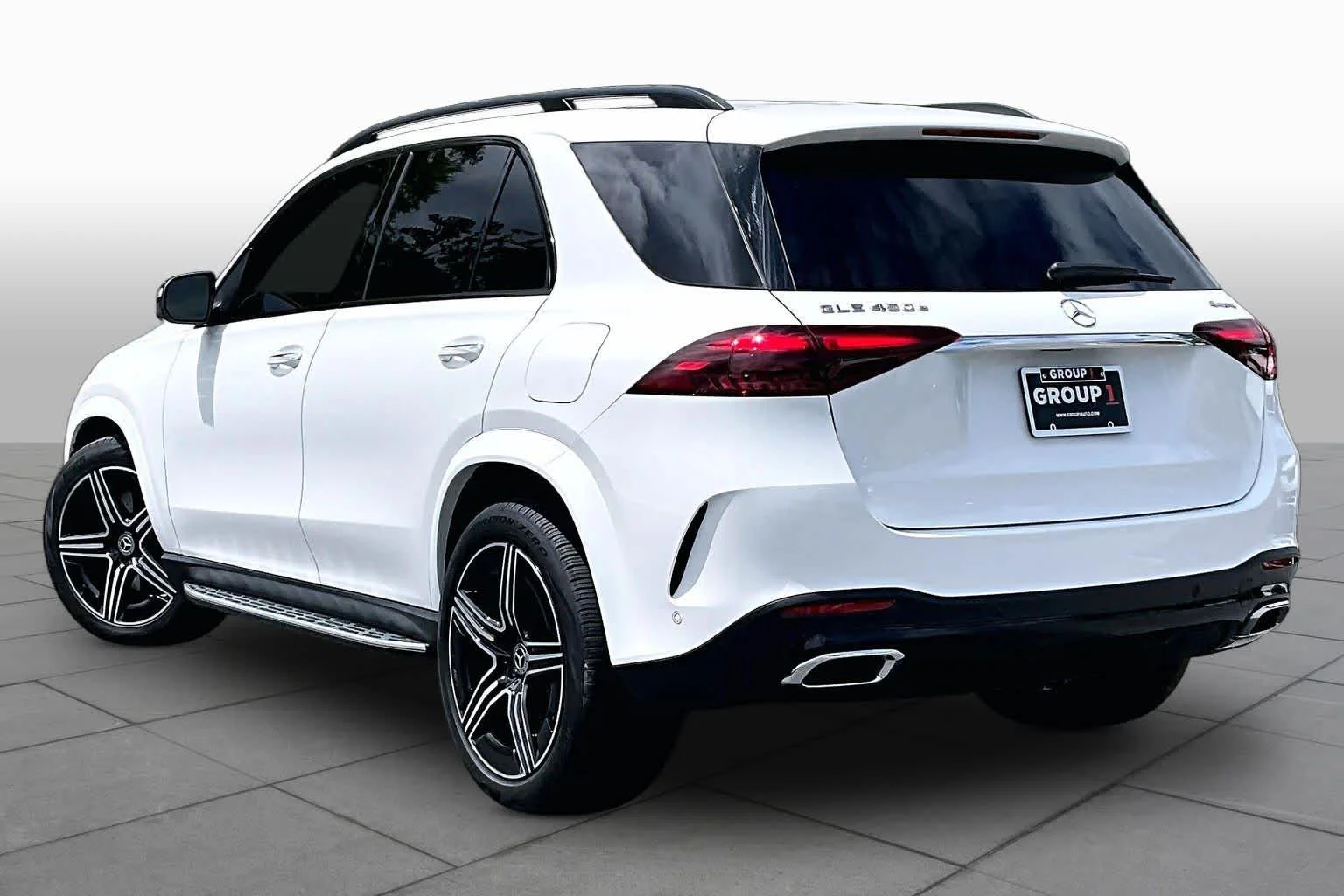 Used 2025 Polar White Mercedes-Benz GLE 450e image 22