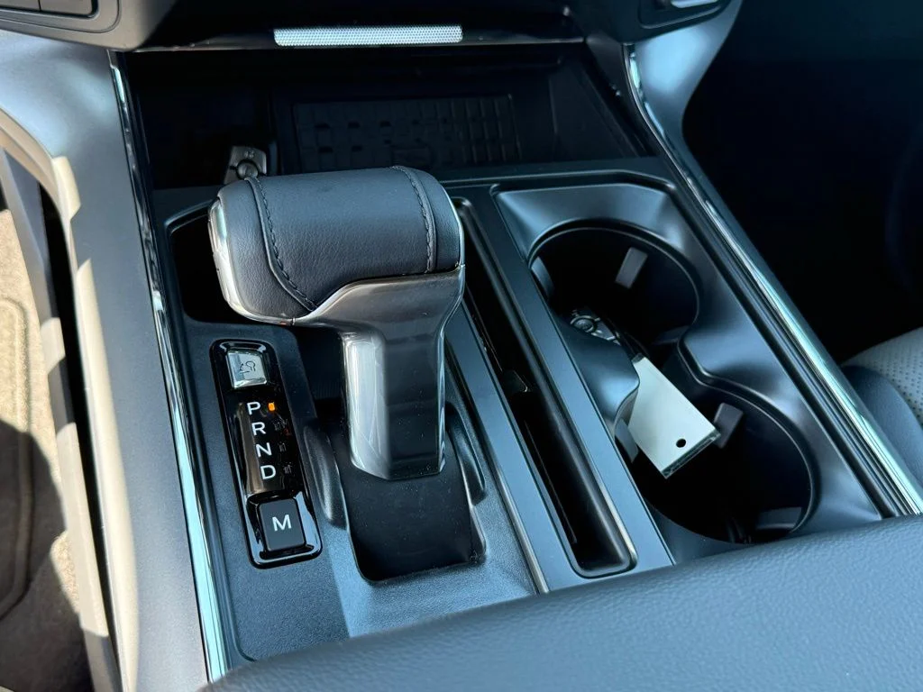 New 2025 White Ford Lariat image 28