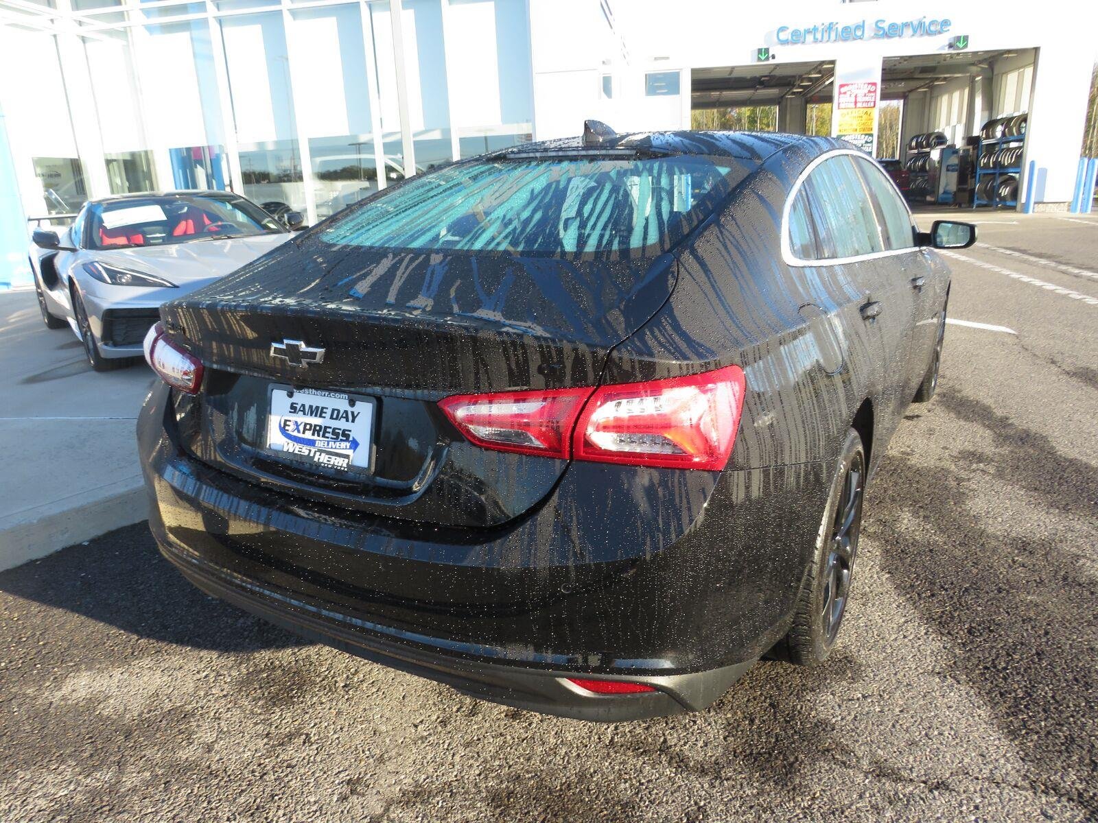 Used 2025 Mosaic Black Metallic Chevrolet LT image 7