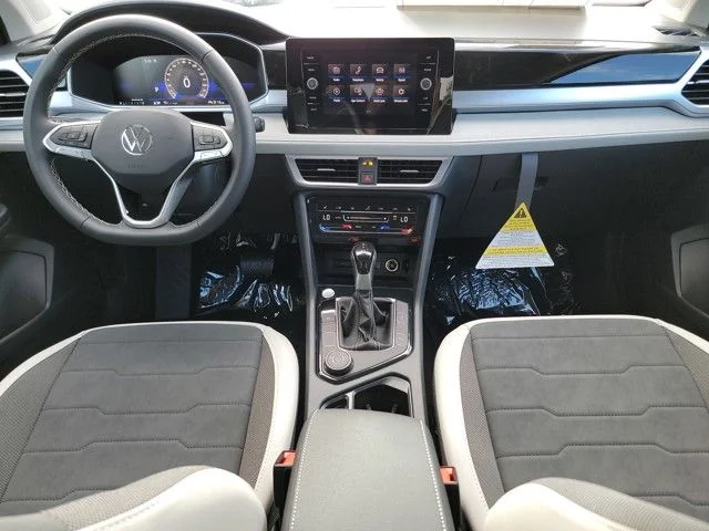2025 Volkswagen Taos SE - Photo 19
