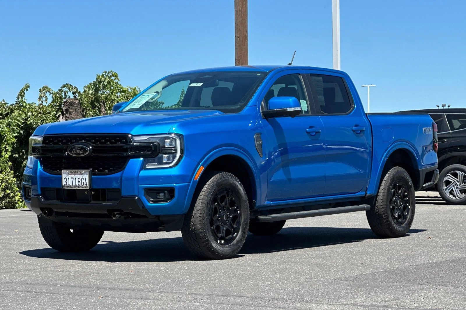 Used 2025 Blue Metallic Ford LARIAT image 8