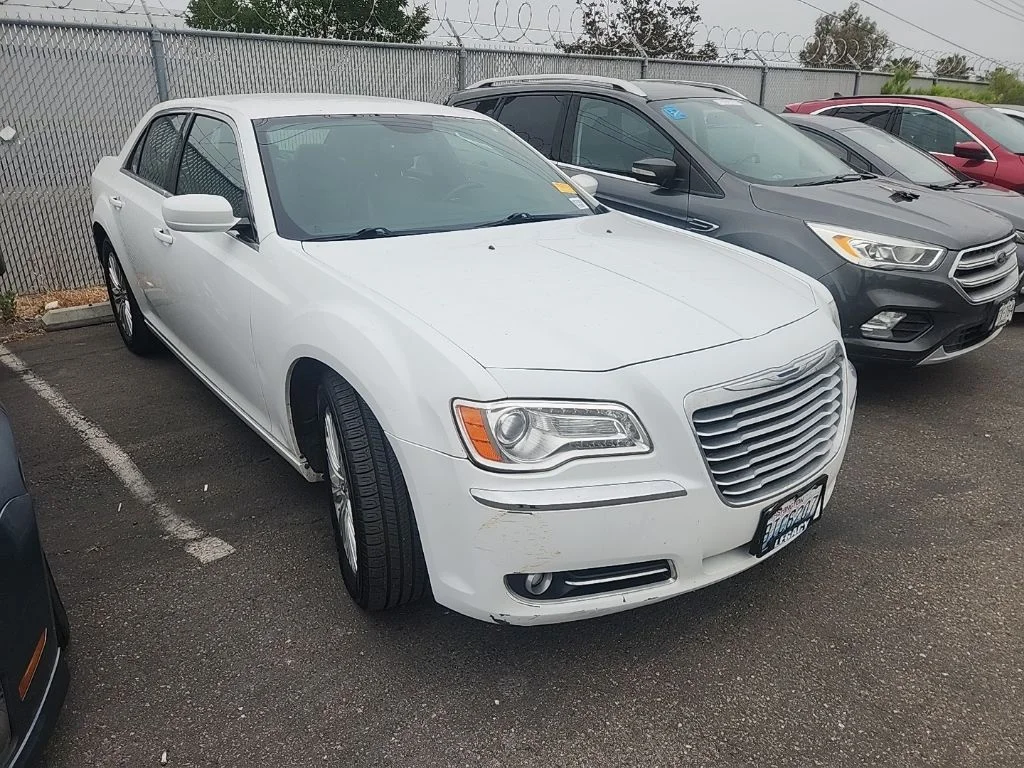 Used 2013 White Chrysler Base image 1