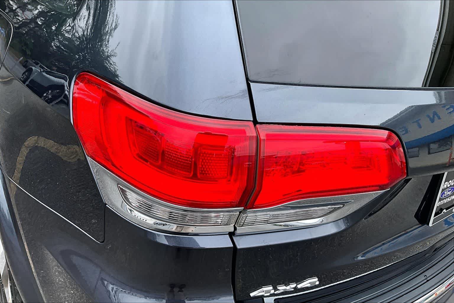 Used 2014 Maximum Steel Metallic Clearcoat Jeep Overland image 27